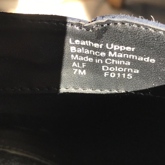 Blue suede booties size 7 - Picture 7 of 12